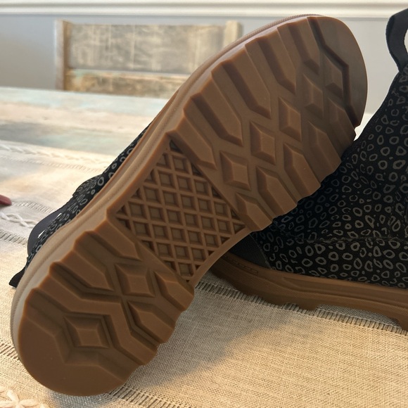 Vans Black and gray Leopard Boots - Picture 6 of 6